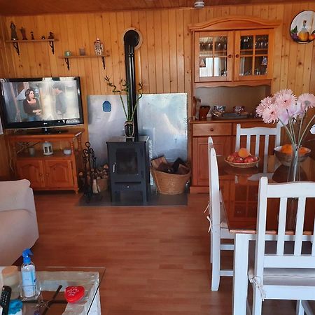Cabana De Madera Especial Y Acogedora Cardenete Eksteriør bilde