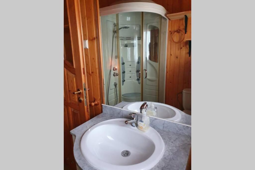 Cabana De Madera Especial Y Acogedora Cardenete Eksteriør bilde