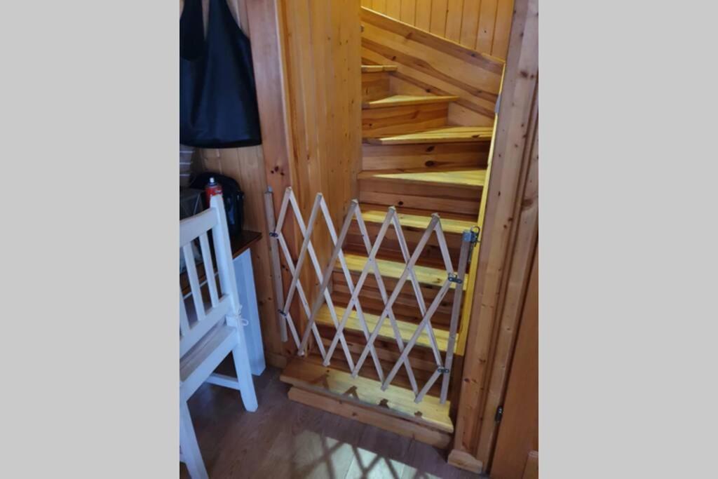 Cabana De Madera Especial Y Acogedora Cardenete Eksteriør bilde