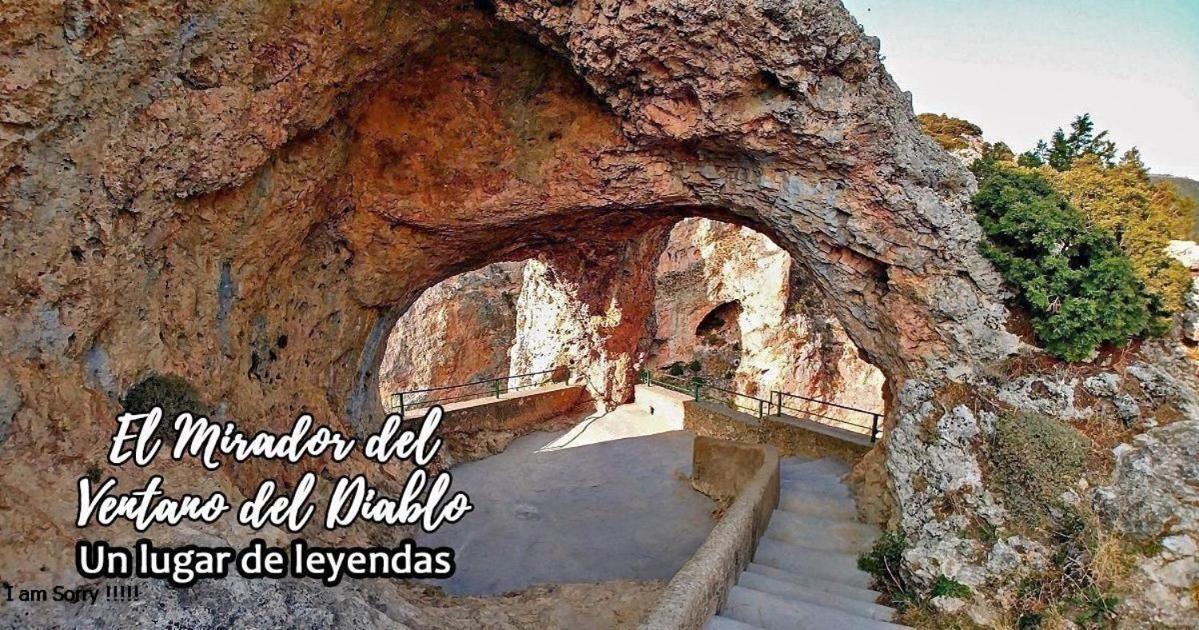 Cabana De Madera Especial Y Acogedora Cardenete Eksteriør bilde