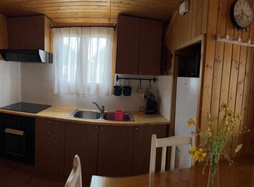 Cabana De Madera Especial Y Acogedora Cardenete Eksteriør bilde