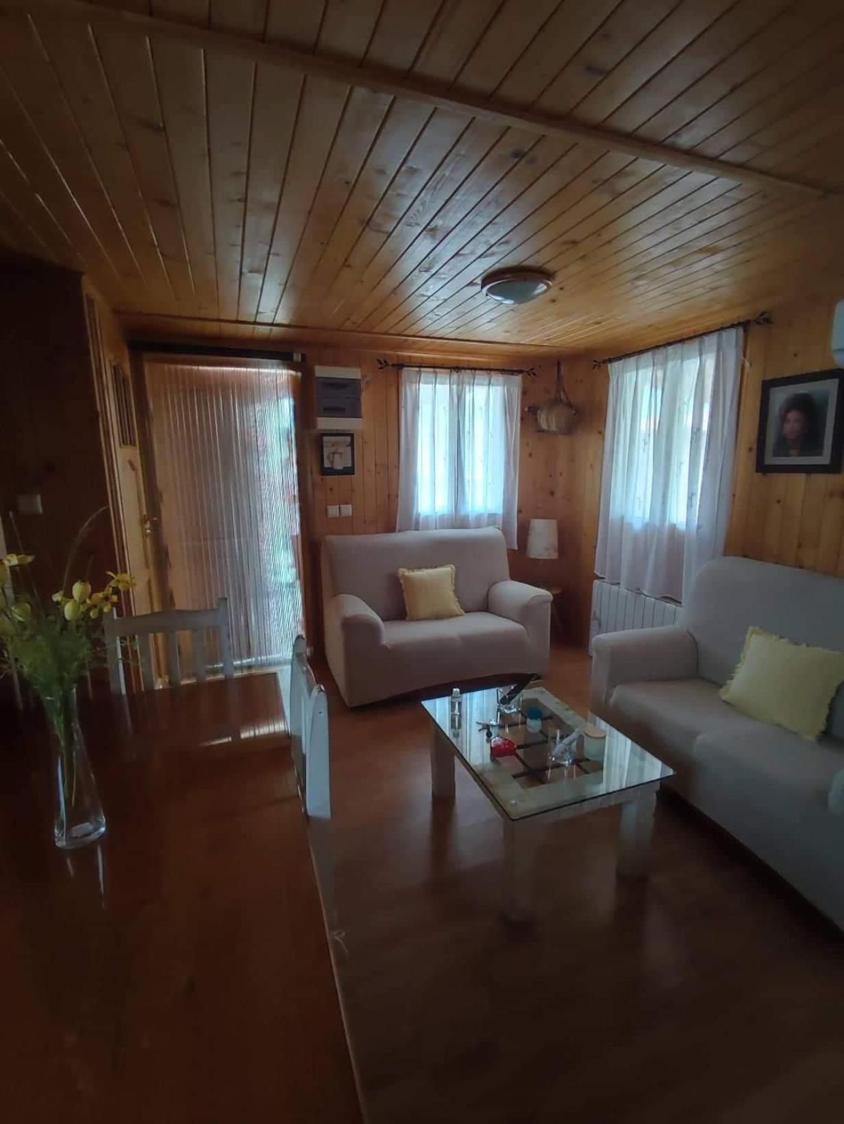 Cabana De Madera Especial Y Acogedora Cardenete Rom bilde