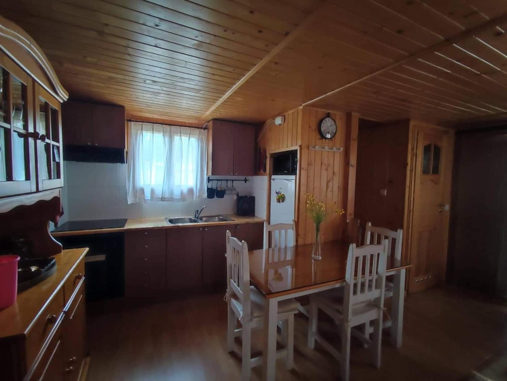 Cabana De Madera Especial Y Acogedora Cardenete Rom bilde