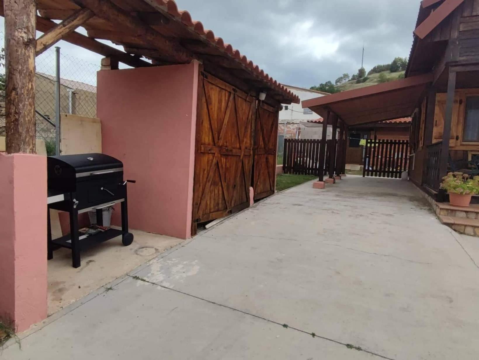 Cabana De Madera Especial Y Acogedora Cardenete Rom bilde